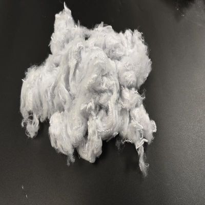 Goedkwaliteit gerecycled 1.4D*38mm massief polyester stapelvezel