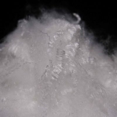 Goede prijs. Witte polyester stapelvezels 51 mm A-klasse milieuvriendelijke microfiber voor kussensvullen online