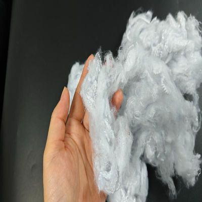 Goede prijs. 1.4D*38mm PSF Solid Regenerated Polyester Staple Fiber voor garen online
