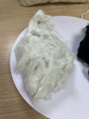 Goede prijs. Polyesterstapelvezel 0,7D × 32 mm, Smeltpunt 110-260°C Synthetische textielvezel online
