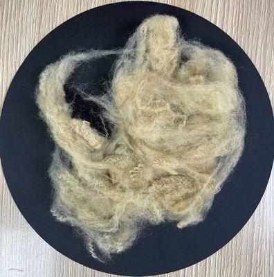 kwaliteit Recycled polyester stapelvezel 4.5D 64mm beige laag verlenging fabriek