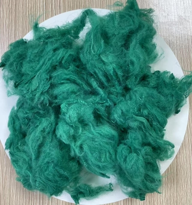 Goede prijs. Recycled polyester stapelvezel 1.5D 38mm Smaragdgroen A-klasse online