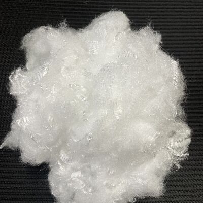 Kwaliteit 1.67D×38mm Premium driehoekige profiel stapelvezel met uitstekende glans voor garens en stoffen fabriek