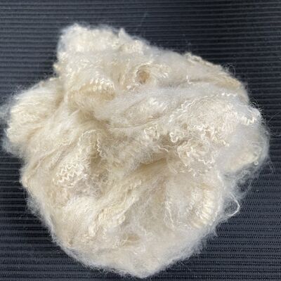 Kwaliteit Off-White Low-Melt Fiber 4D×51mm, Specificaties kunnen worden aangepast Stabiele hechting voor interieurmaterialen voor de auto grondstoffen fabriek